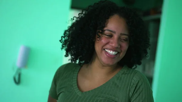 One Happy Black Woman Spontaneous Laugh Smile — Photo