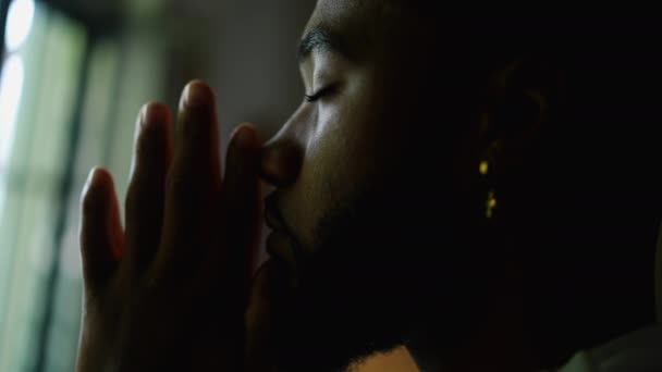 Religious Spiritual Young Black Man Praying God — Vídeos de Stock