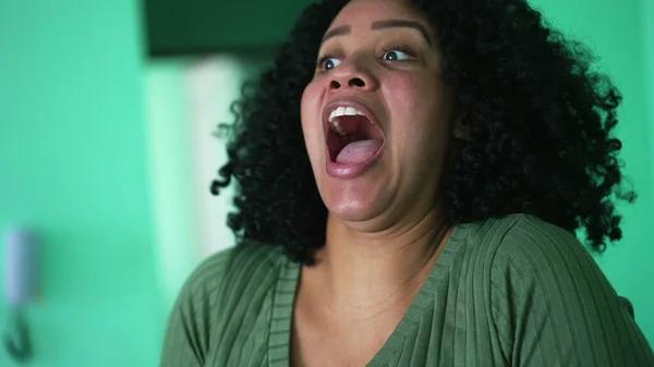 Black Latina Woman Shocking Reaction Open Mouth — 스톡 사진