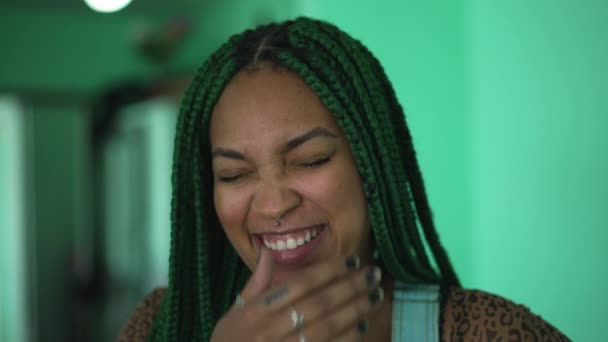 One Young Black Woman Laughing Smiling Person Burst Laughing Out — Video Stock
