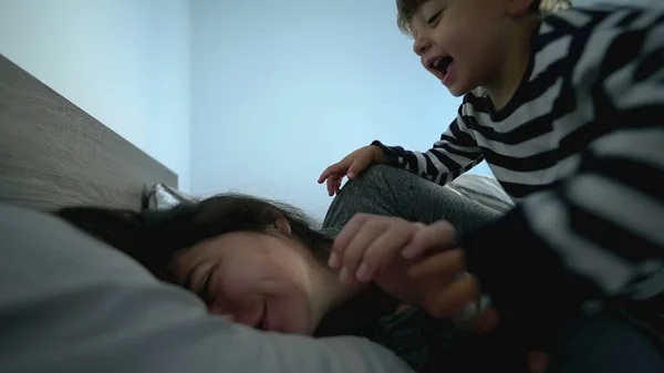 Child Mother Bed Togetherness Real Life Morning Wake — 스톡 사진
