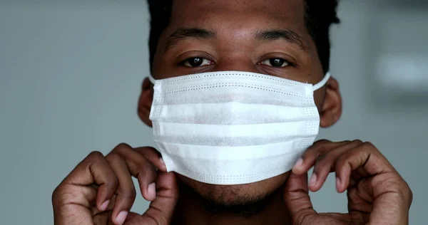 Portrait African American Person Wearing Face Mask — Stock fotografie