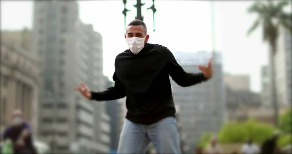 Person Dancing Street Wearing Covid Face Mask — Stok fotoğraf