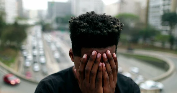 Anxious Young Black African Man Suffering City — Stock fotografie