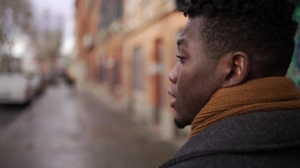 Back Black Walking City Sidewalk Downtown African Person Perspective — Stockvideo