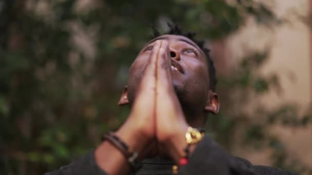 Spiritual Black African Praying Looking Sky Seeking God — Stock Video