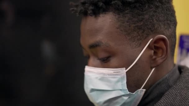 Young Black Man Wearing Covid Face Mask Public Transportation Underground — стоковое видео