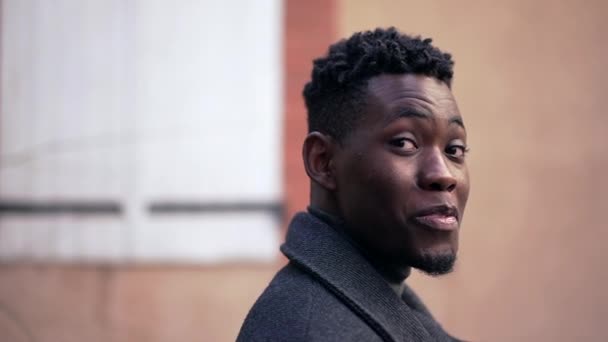 Black Man Holding Laugh Person Trying Laugh Out Loud — Vídeos de Stock