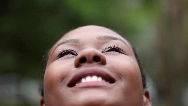 Young African Woman Face Contemplation Loooking Sky Hope Faith — Stockvideo