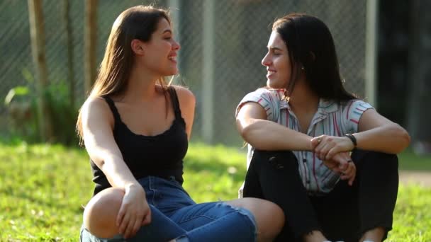 Candid Women Conversation Outdoors Two Female Friends Chatting Park — Stock videók