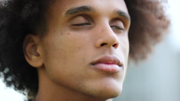 Young Black Man Closing Opening Eyes Contemplation Thinking — Vídeos de Stock