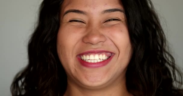 Casual Hispanic Girl Laughing Smiling Latina Young Woman Real Life — Stockvideo