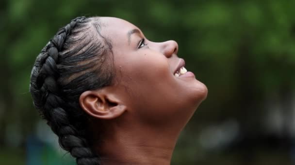 Young African Woman Face Contemplation Loooking Sky Hope Faith — Video