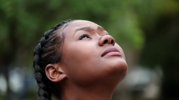Contemplative Black African Girl Face Looking Sky — Video
