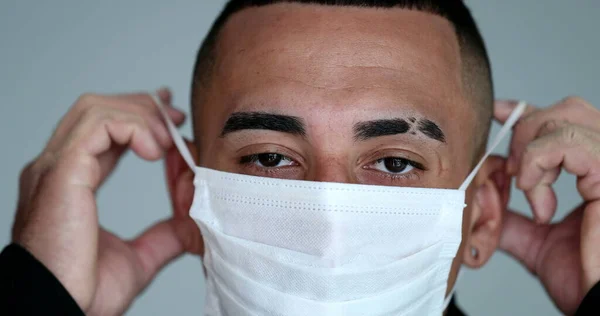 Hispanic Man Putting Face Mask Prevention Pandemic — Fotografia de Stock