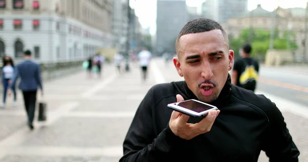 Hispanic Casual Person Using Smartphone Downtown City — Stock Fotó