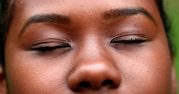 African Woman Eyes Closed — Stock Photo, Image