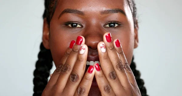 African Girl Shock Reaction Young Black Woman Surprise Emotion Covering — Fotografia de Stock