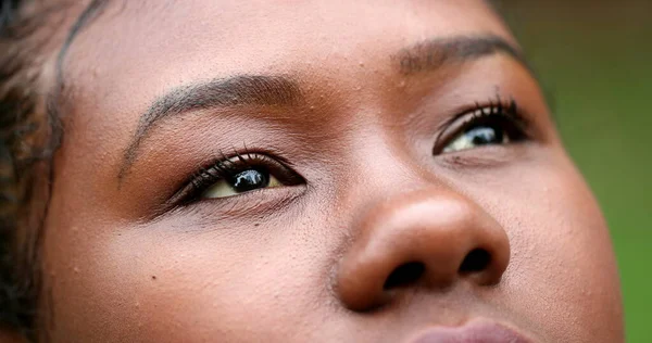 African Girl Closing Eyes Close Meditative Black Woman Eye Closed — Φωτογραφία Αρχείου