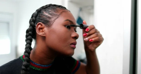 Casual African Woman Applying Make Front Mirror — Stockfoto