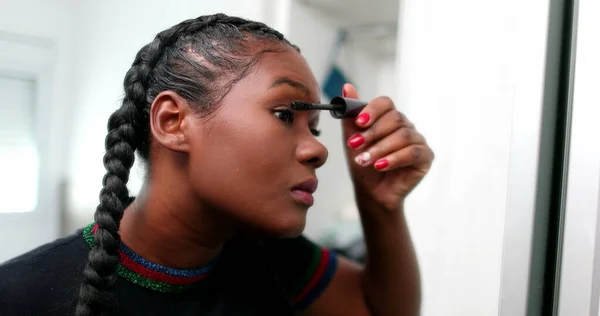 Casual African Woman Applying Make Front Mirror — Stok fotoğraf