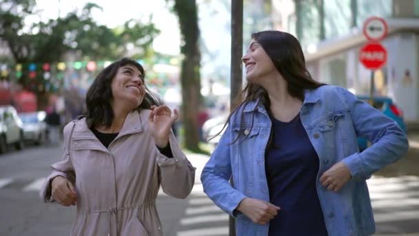 Two Happy Female Friends Dancing City Street Celebrating Life Happy — Vídeo de Stock