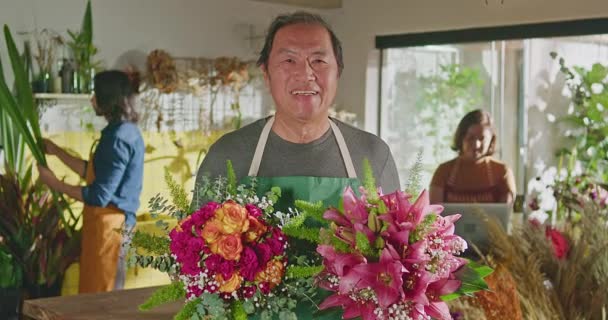Asian American Business Entrepreneur Owner Flower Shop Standing Holding Two — Video Stock