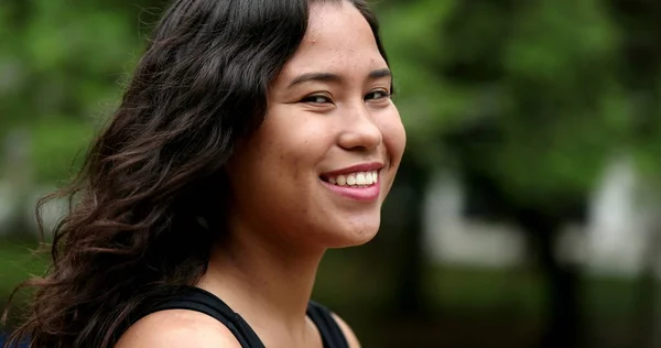 Latina Girl Smiling Park Tracking Shot Hispanic Young Woman Standing — 图库照片