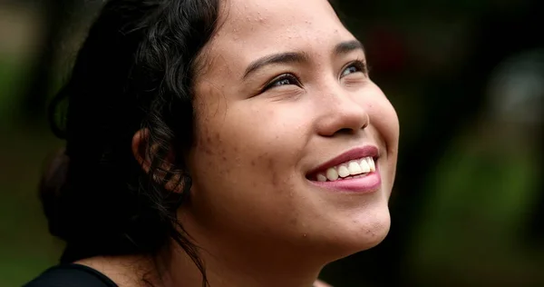 Latina Girl Looking Sky Smiling Hispanic Young Woman Close Face — стоковое фото