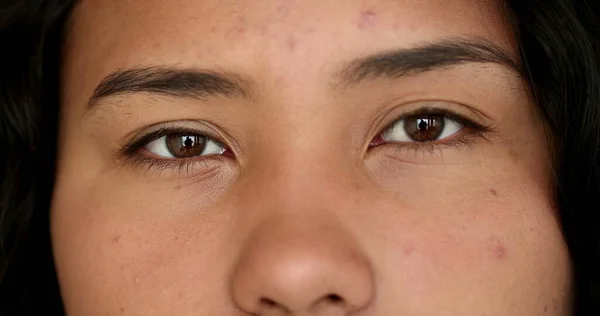 Hispanic Young Woman Eyes Looking Camera Latina South American Girl — Zdjęcie stockowe