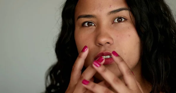 Hispanic Girl Shock Surprise Reaction Covering Mouth Hands — Stock Photo, Image