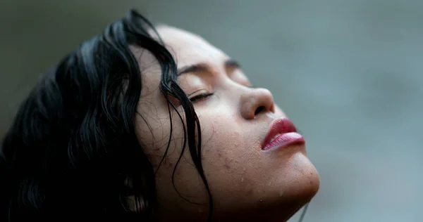 Happy Young Woman Face Feeling Rain Droplet Face — Stock fotografie