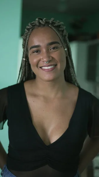 African Young Woman Box Braids Hairstyle Smiling Camera Hispanic Black — Stock Photo, Image