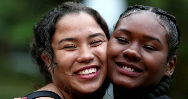 Two Interracial Girlfriends Hugging Each Other Close Interracial Faces Embrace — ストック写真