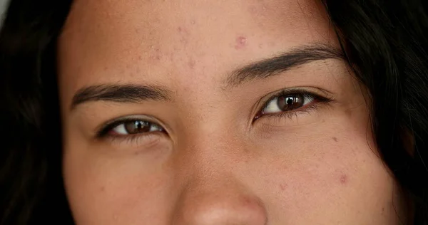 Suspicious Hispanic Woman Eyes Looking Camera — стоковое фото