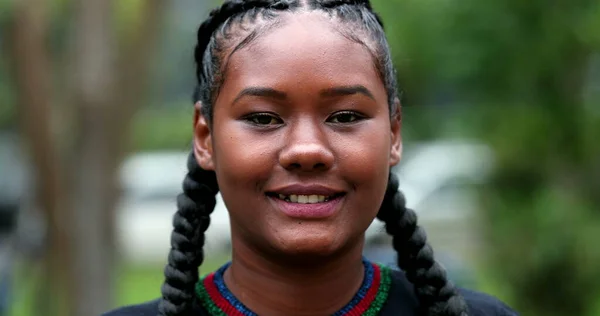 Portrait African Young Woman 20S Standing Park Smiling — Stockfoto