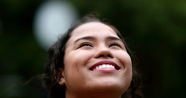 Young Woman Opening Eyes Nature Feeling Freedom Contemplative Girl Opens — Stock Photo, Image