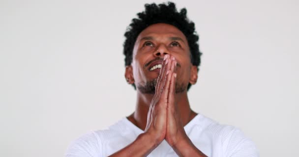 Black African Man Praying Looking Sky Hope Faith — Vídeos de Stock