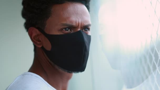 African Black Man Standing Window Epidemic Outbreak Wearing Covid Mask — Wideo stockowe