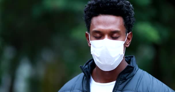 Portrait Black African Man Wearing Surgical Face Mask Prevention Eyes — Video Stock