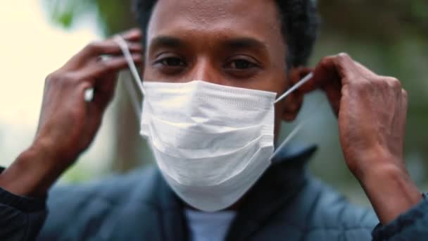 Portrait Black African Man Wearing Covid Pandemic Mask — Video Stock