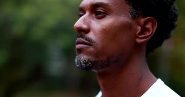 Contemplative African American Man Portrait Looking Sky — Video Stock