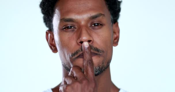 Pensive African Man Close Face Portrait Thoughtful Black Person Thinking — Αρχείο Βίντεο