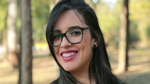 Hispanic Woman Wearing Glasses Looking Camera Smart Latina Girl — Stok fotoğraf