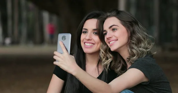Friends Together Holding Cellphone Taking Selfie Park — ストック写真