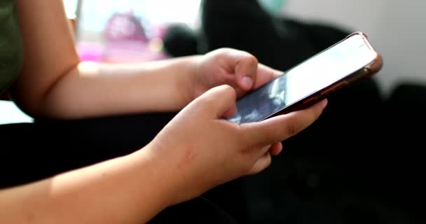 Asian Woman Typing Cellphone Device — Vídeos de Stock