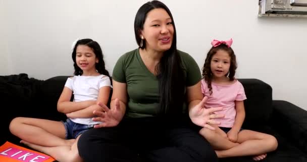 Mother Children Greeting Social Media Channel Followers Parent Asking Audience — Vídeos de Stock