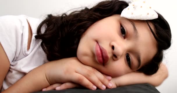 Tired Little Girl Closing Eyes Child Falling Asleep Napping — Vídeo de stock