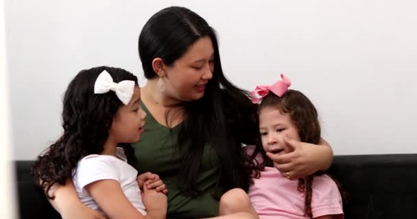 Mother Children Home Interaction Loving Kind Relationship Mom Kids — Vídeos de Stock