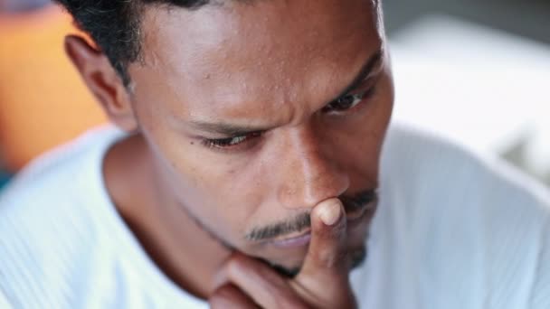 Black Man Pondering Solution Looking Idea African Man Having Eureka — Wideo stockowe